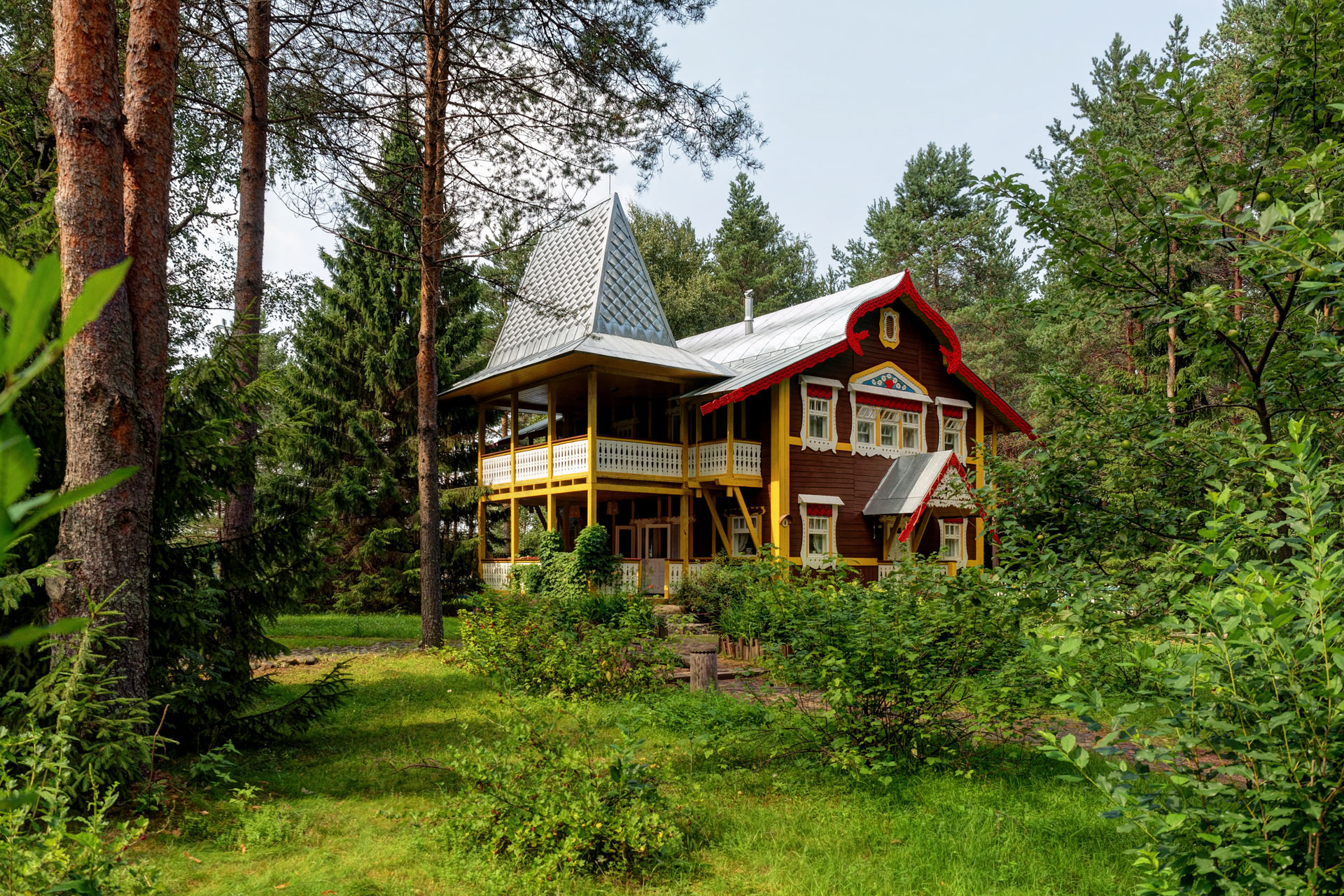 Верхние Мандроги (Verkhniye Mandrogi)